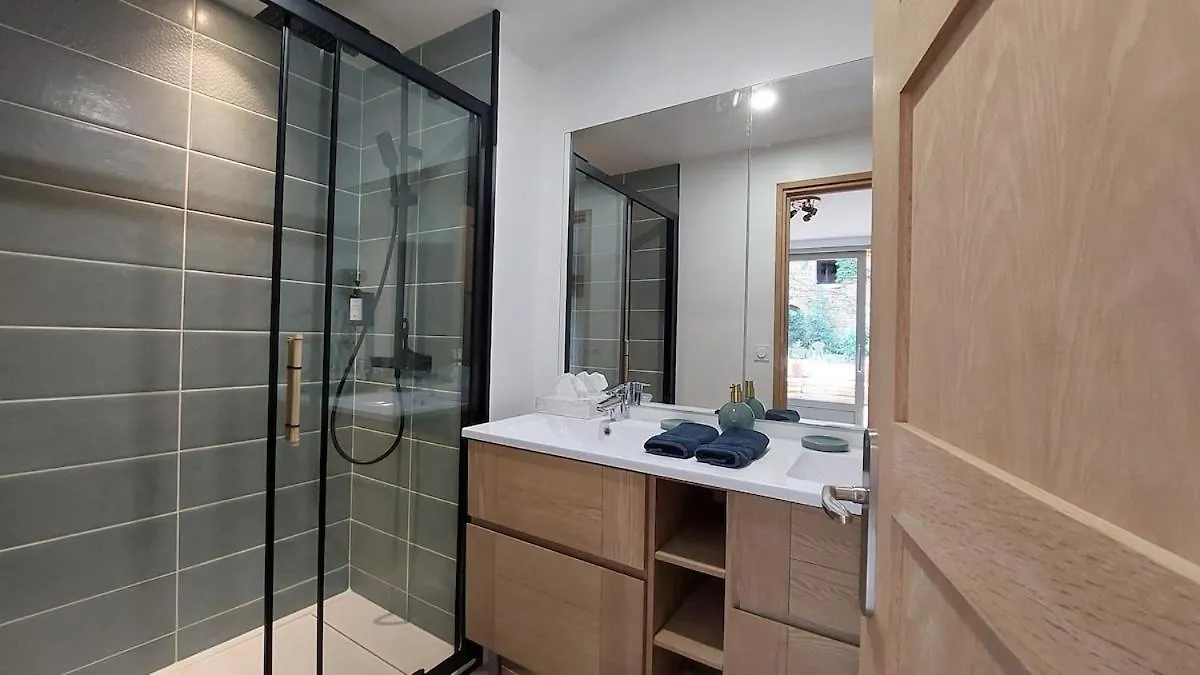 Holiday home Gite Dans Maison Medievale Calme Fibre 2 Ch Jarnioux