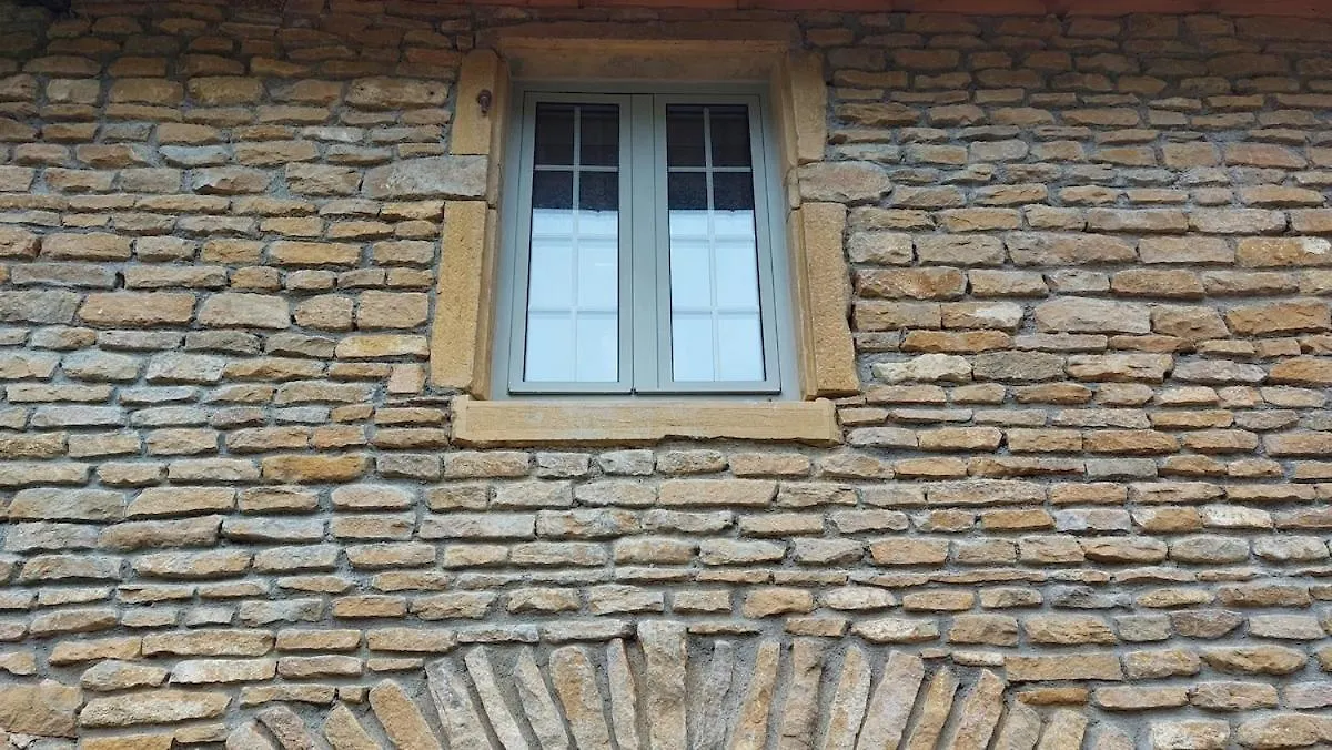 Holiday home Gite Dans Maison Medievale Calme Fibre 2 Ch Jarnioux